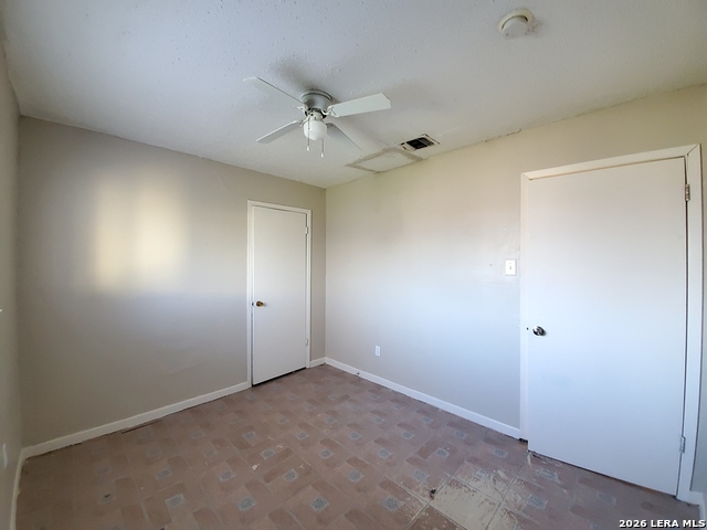 Image 10 of 34 For 918 Hampton  