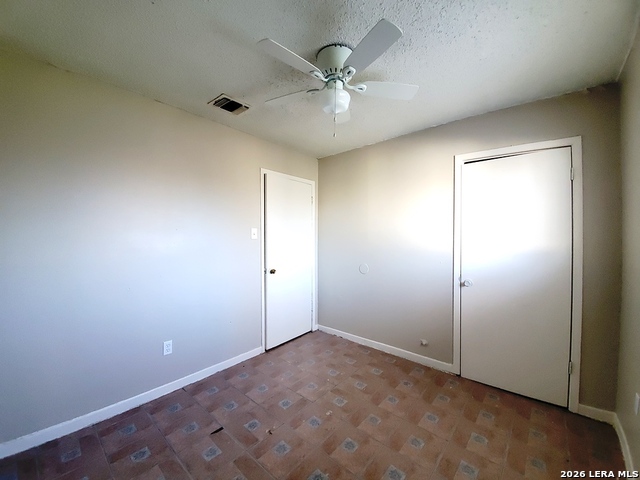 Image 13 of 34 For 918 Hampton  