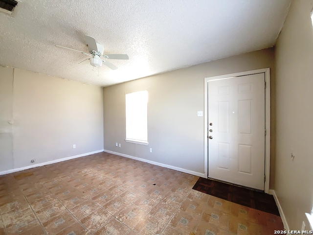 Image 17 of 34 For 918 Hampton  