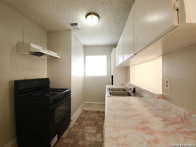 Image 22 of 34 For 918 Hampton  