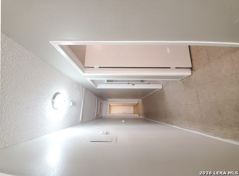 Image 30 of 34 For 918 Hampton  