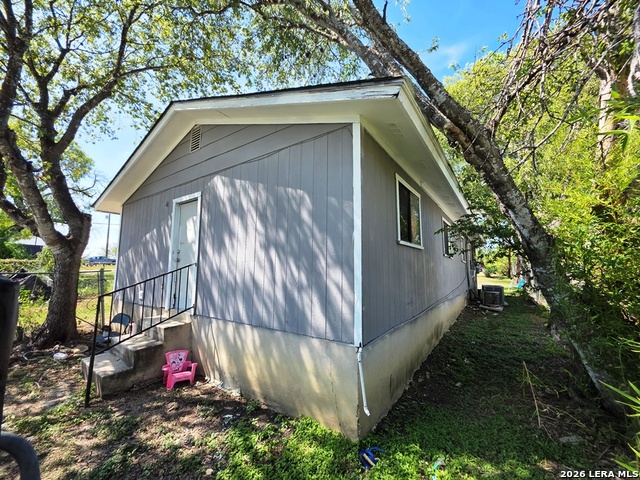 Image 6 of 34 For 918 Hampton  