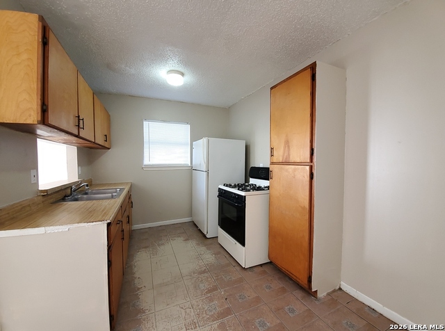 Image 8 of 34 For 918 Hampton  