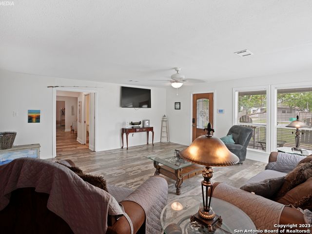 Image 11 of 44 For 222 12th Street S