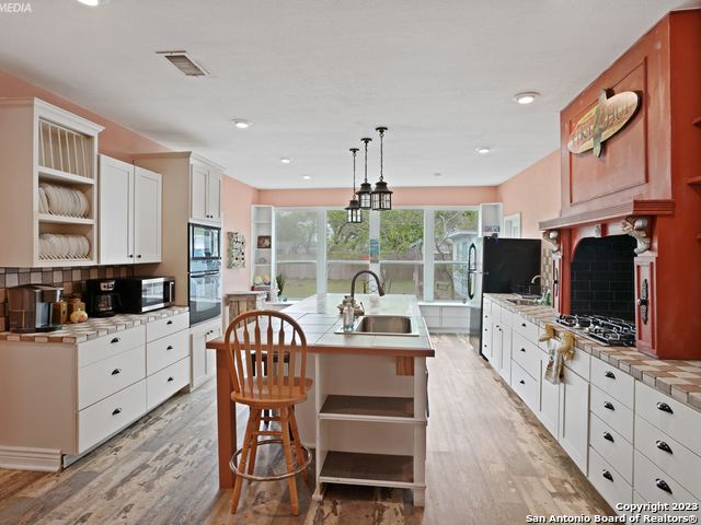 Image 16 of 44 For 222 12th Street S