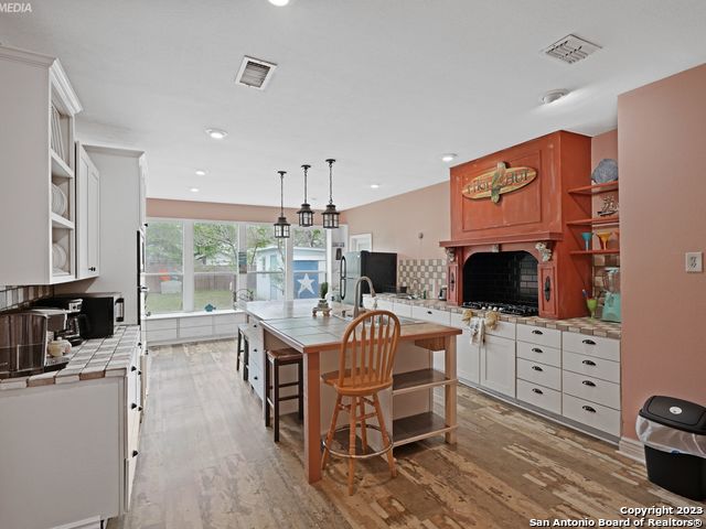 Image 17 of 44 For 222 12th Street S