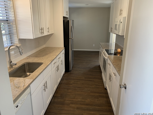 Image 3 of 26 For 618 Gode Ln  