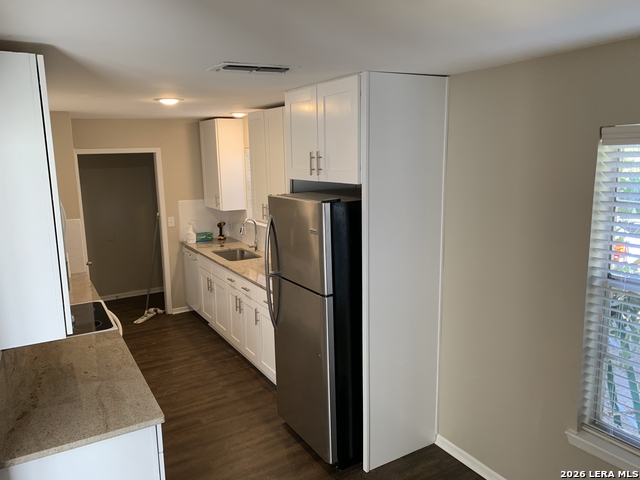 Image 5 of 26 For 618 Gode Ln  