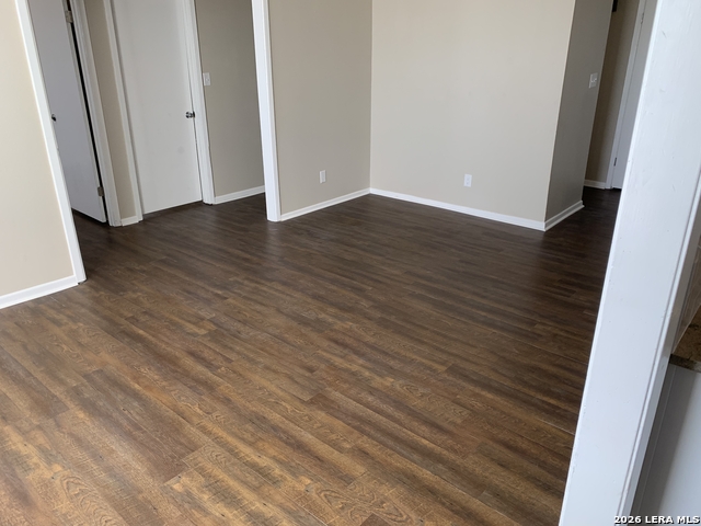 Image 9 of 26 For 618 Gode Ln  