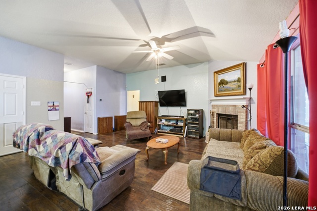 Listing photo id 12 for 7410 Baja Pt