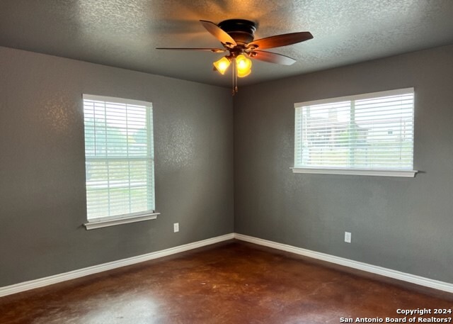 Image 10 of 25 For 429 Quail Hollow Dr