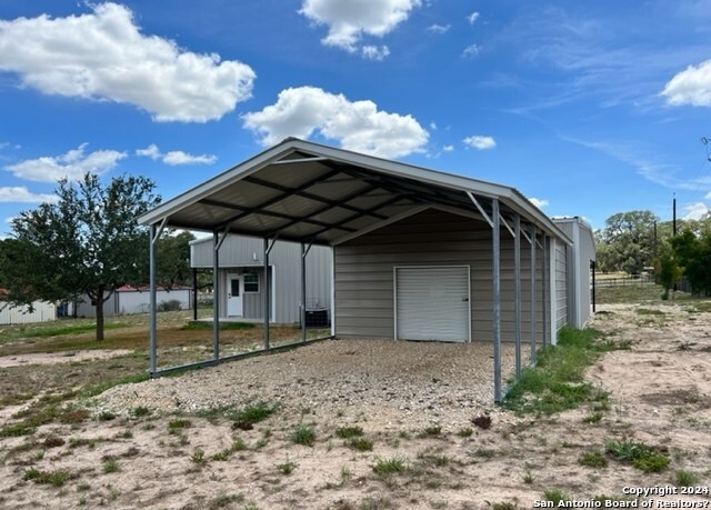 Image 15 of 25 For 429 Quail Hollow Dr