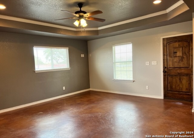 Image 4 of 25 For 429 Quail Hollow Dr