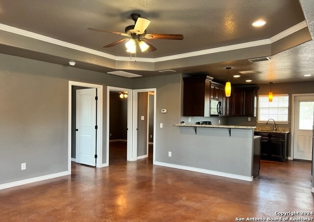 Image 5 of 25 For 429 Quail Hollow Dr