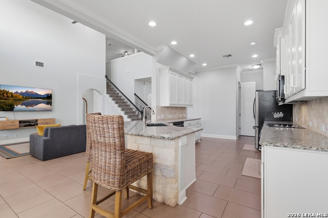 Image 11 of 49 For 229 Bee Caves