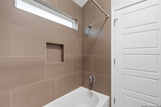 Image 26 of 49 For 229 Bee Caves