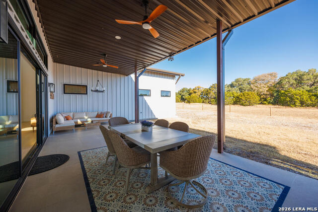 Image 11 of 52 For 925 Clearwater Canyon