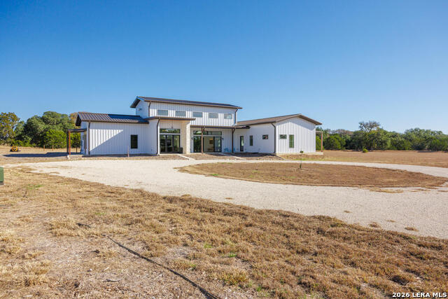 Image 13 of 52 For 925 Clearwater Canyon