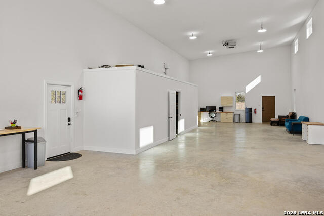 Image 17 of 52 For 925 Clearwater Canyon