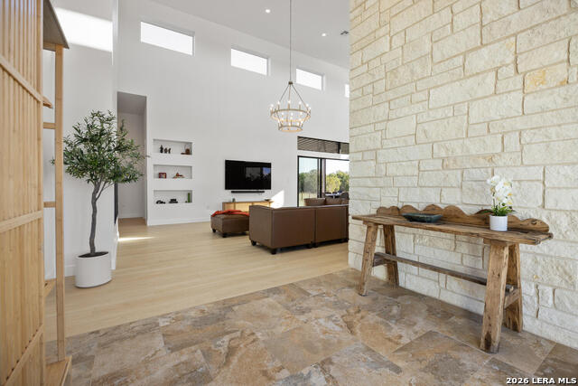 Image 25 of 52 For 925 Clearwater Canyon