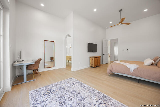 Image 28 of 52 For 925 Clearwater Canyon