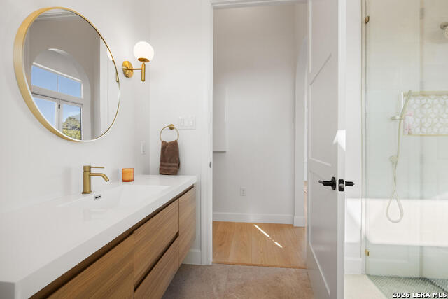 Image 29 of 52 For 925 Clearwater Canyon