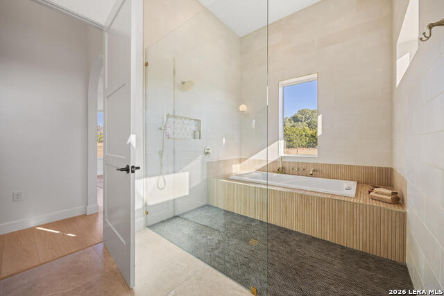 Image 30 of 52 For 925 Clearwater Canyon