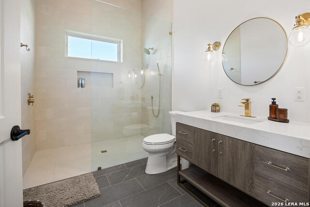 Image 35 of 52 For 925 Clearwater Canyon