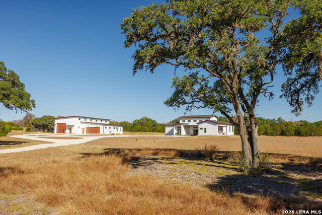 Image 4 of 52 For 925 Clearwater Canyon