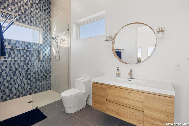 Image 41 of 52 For 925 Clearwater Canyon