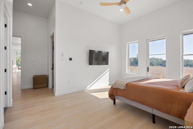 Image 42 of 52 For 925 Clearwater Canyon