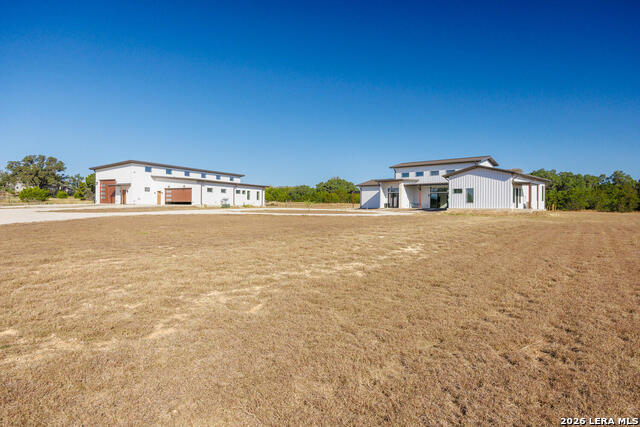 Image 7 of 52 For 925 Clearwater Canyon