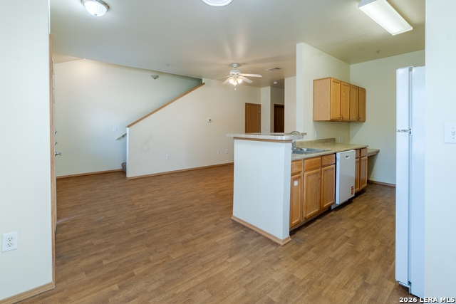 Image 10 of 28 For 1000 Diamond Dr (unit 3201-3204)