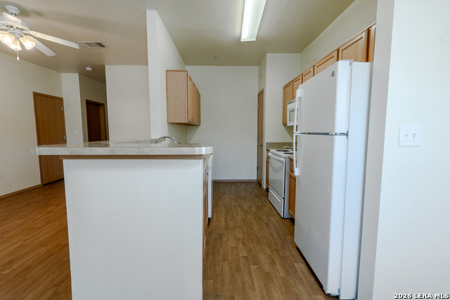 Image 3 of 28 For 1000 Diamond Dr (unit 3201-3204)