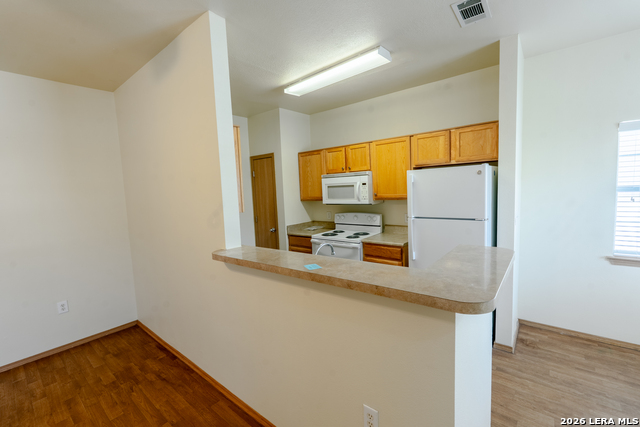 Image 4 of 28 For 1000 Diamond Dr (unit 3201-3204)