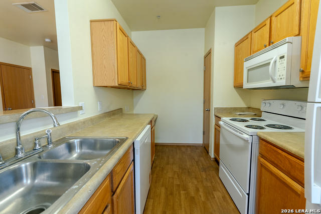 Image 5 of 28 For 1000 Diamond Dr (unit 3201-3204)