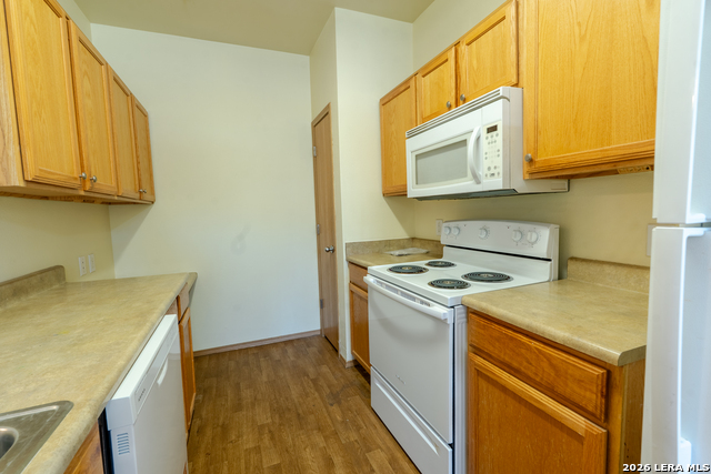 Image 6 of 28 For 1000 Diamond Dr (unit 3201-3204)