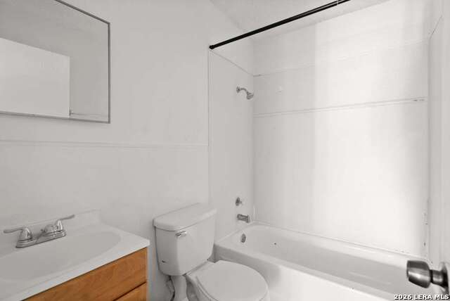 Image 12 of 24 For 2007 Drexel Ave E