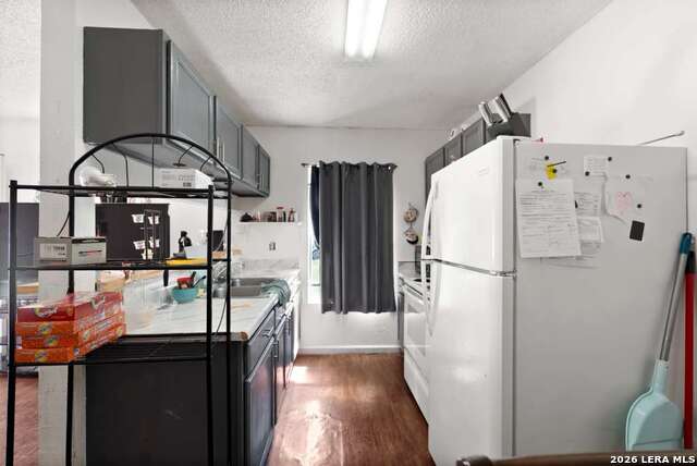 Image 16 of 24 For 2007 Drexel Ave E