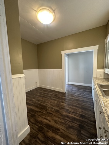 Image 11 of 37 For 2246 Houston St E