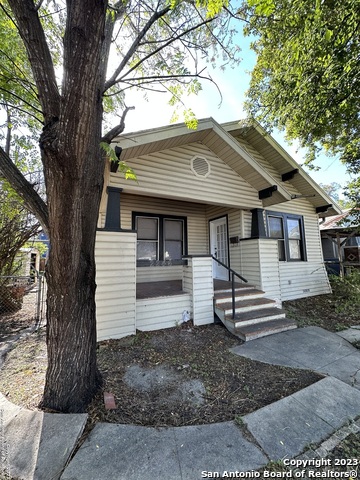 Image 2 of 37 For 2246 Houston St E