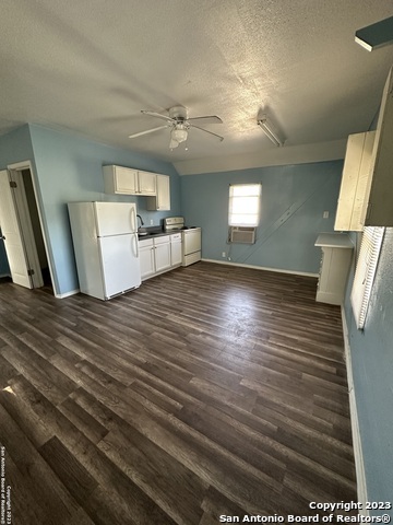 Image 26 of 37 For 2246 Houston St E