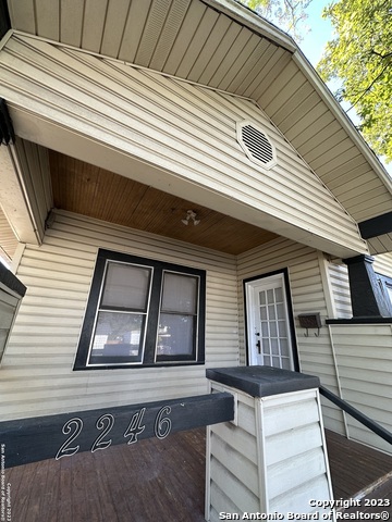 Image 3 of 37 For 2246 Houston St E