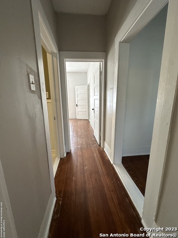 Image 7 of 37 For 2246 Houston St E