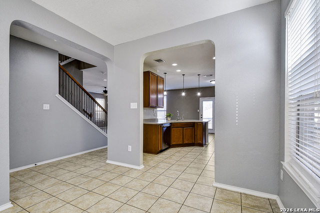 Image 5 of 32 For 926 Spello  