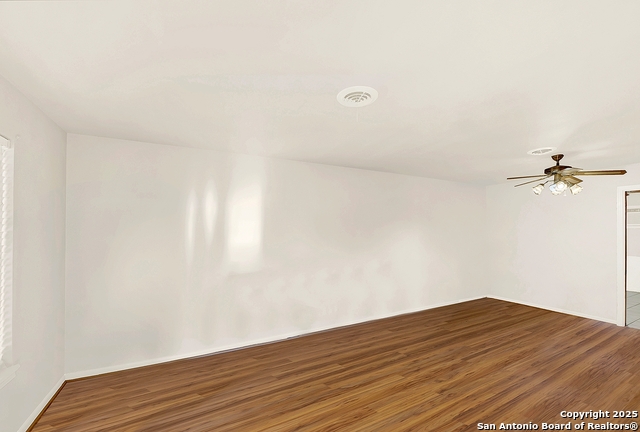 Image 11 of 31 For 383 Nash Blvd