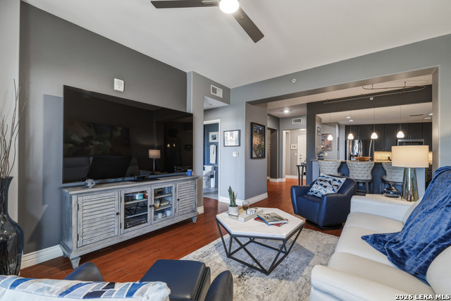 Image 10 of 47 For 215 Center  408