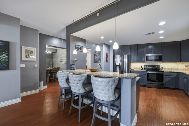 Image 11 of 47 For 215 Center  408