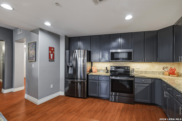 Image 13 of 47 For 215 Center  408