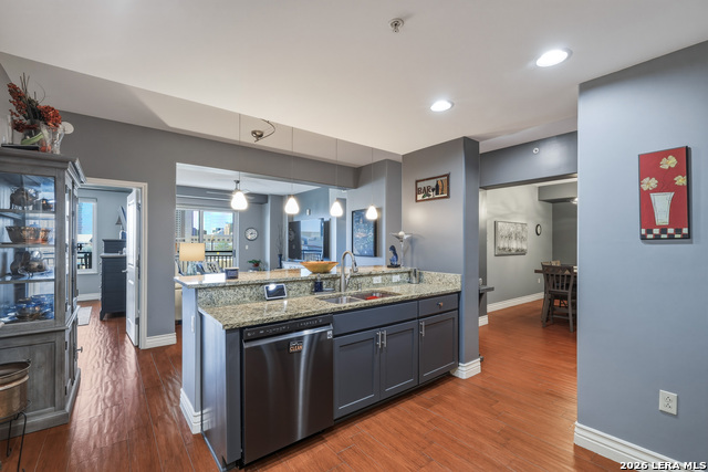 Image 15 of 47 For 215 Center  408